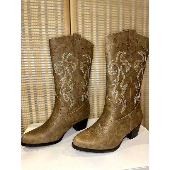 Nwtnwb Womens Embroidered Canyon Trails 